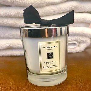 Jo Malone Candle English Pear & Freesia